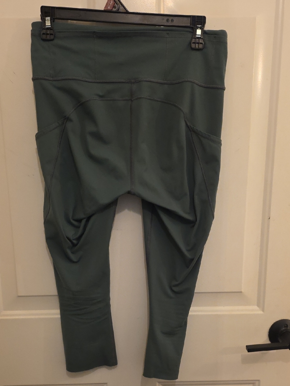 Lululemon Capri - Picture 5 of 9